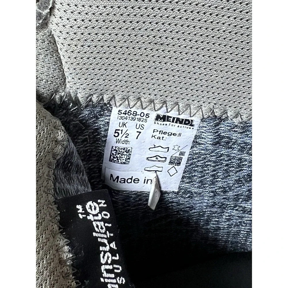 Cabela's Women's Size 7‎ Us  5 1/2 Uk Waterproof - Hiking - Vibram.  Insulation